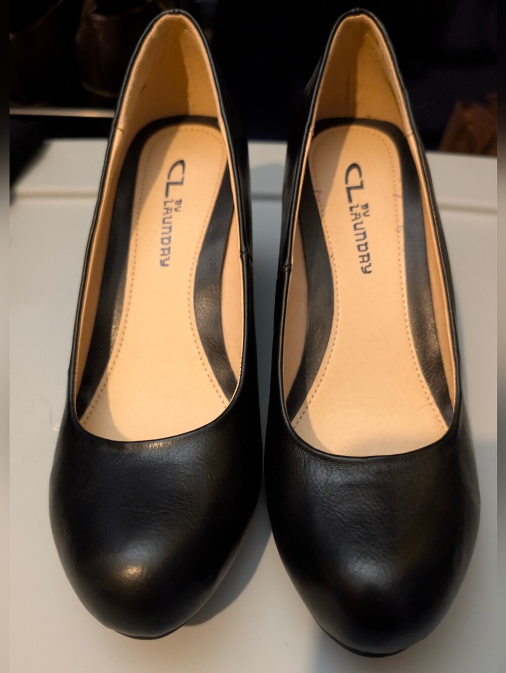 CL by Laundry Women's Black Classic Round-Toe Flats